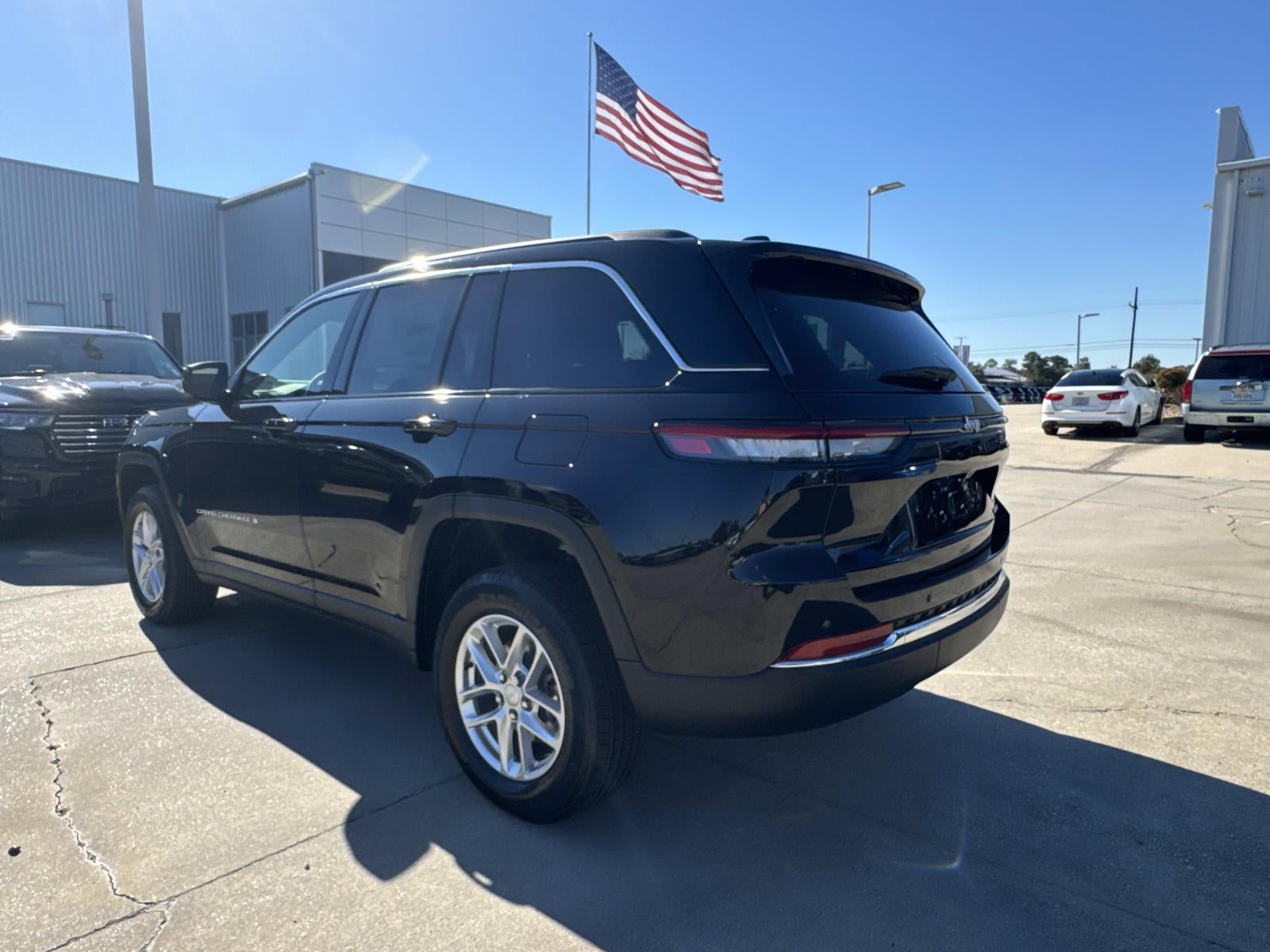 2025 Jeep Grand Cherokee GRAND CHEROKEE LAREDO X 4X2