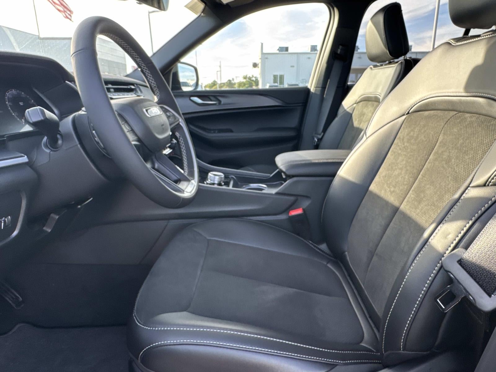 2025 Jeep Grand Cherokee GRAND CHEROKEE ALTITUDE X 4X2