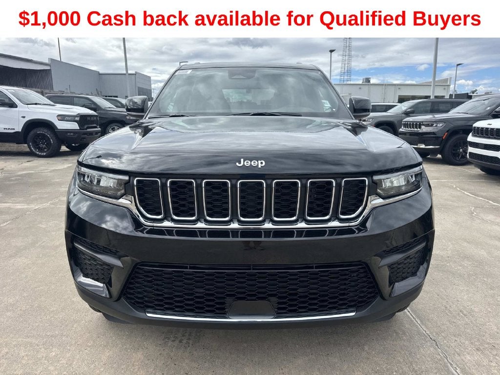 2027 Jeep Grand Cherokee Laredo