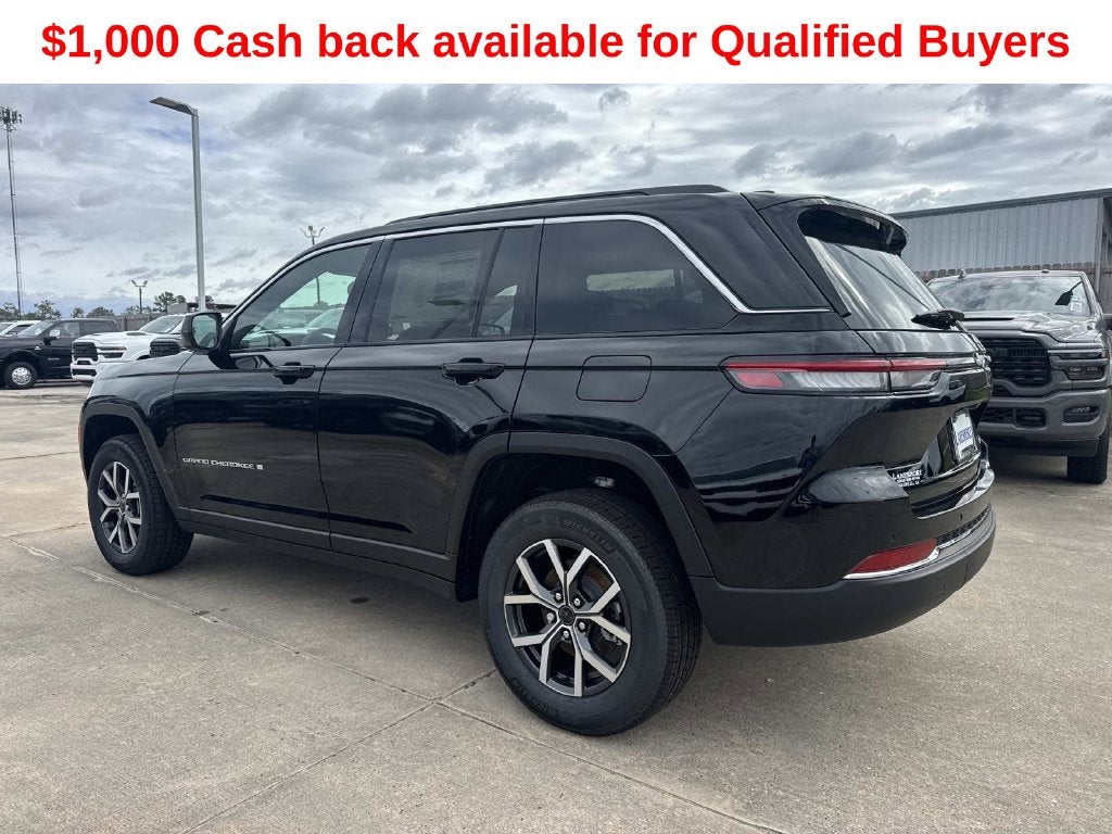 2027 Jeep Grand Cherokee Laredo