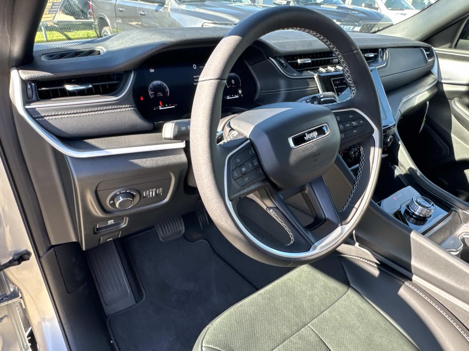 2025 Jeep Grand Cherokee GRAND CHEROKEE ALTITUDE X 4X2