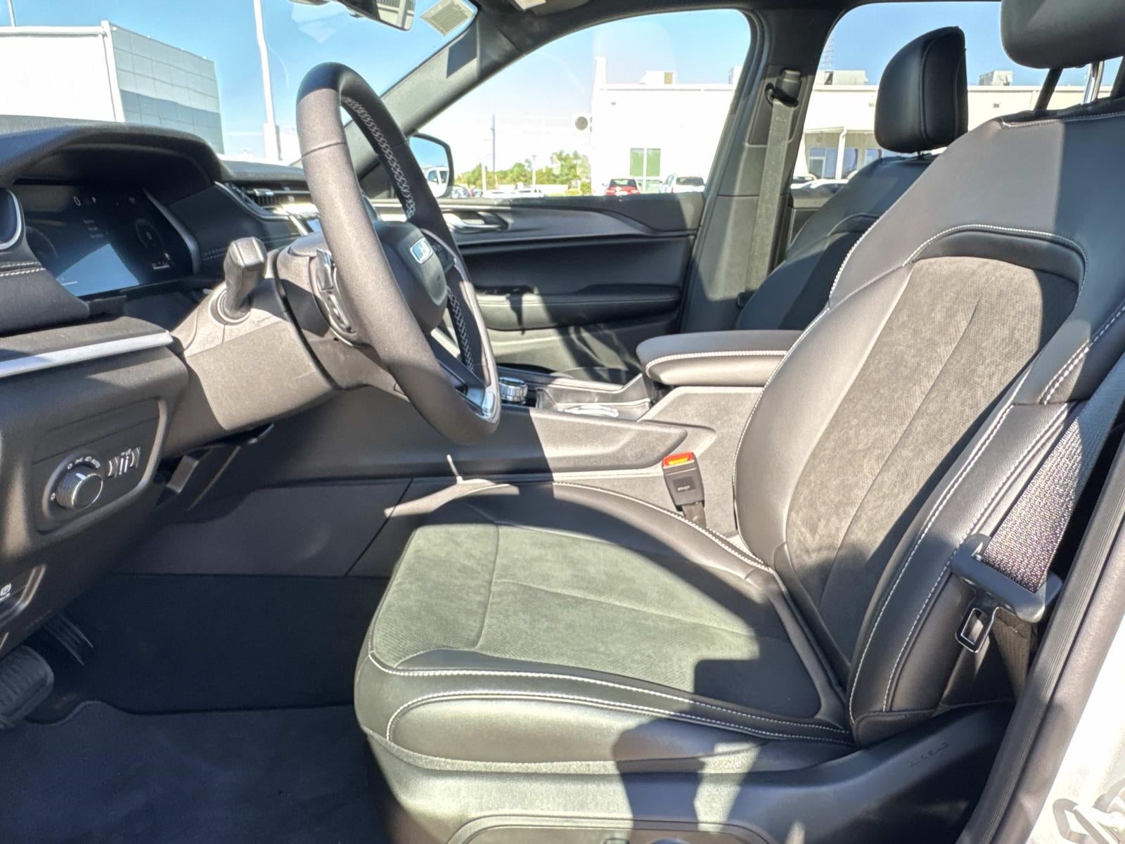 2025 Jeep Grand Cherokee GRAND CHEROKEE ALTITUDE X 4X2