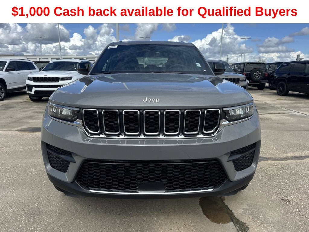 2027 Jeep Grand Cherokee Laredo