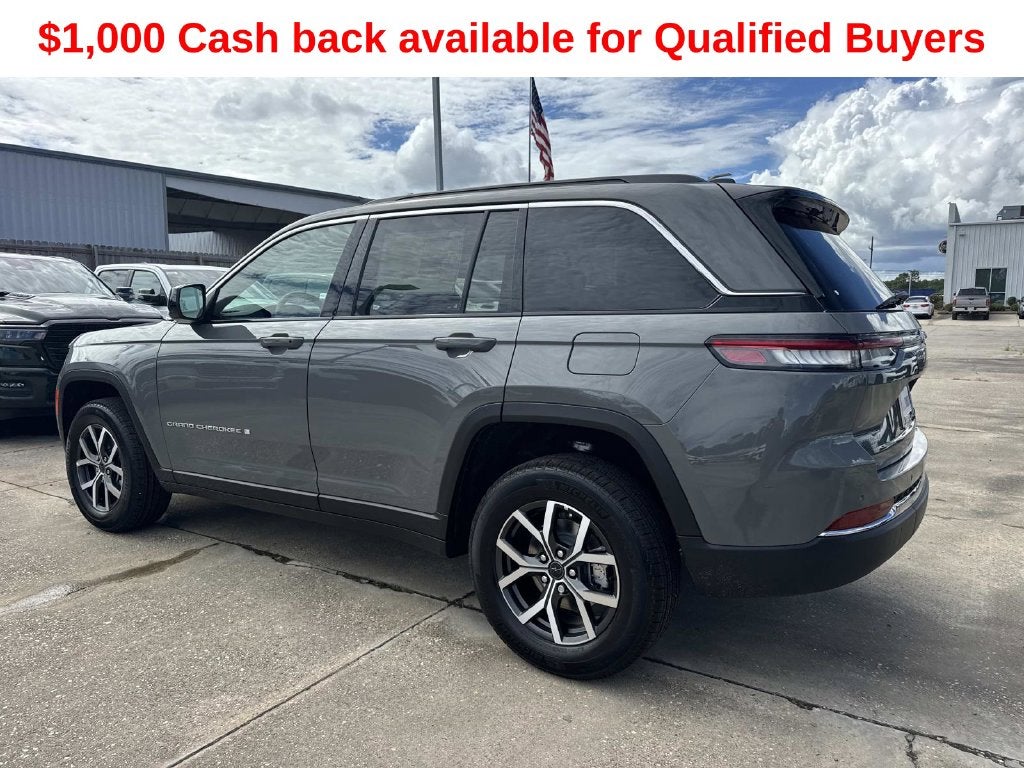 2027 Jeep Grand Cherokee Laredo