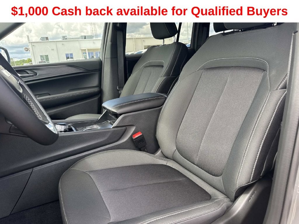 2027 Jeep Grand Cherokee Laredo