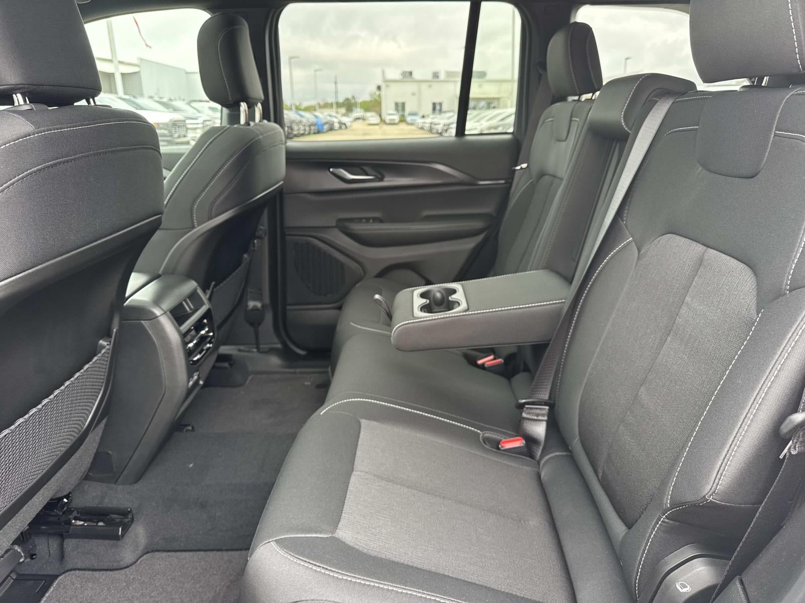 2026 Jeep Grand Cherokee GRAND CHEROKEE LAREDO X 4X2