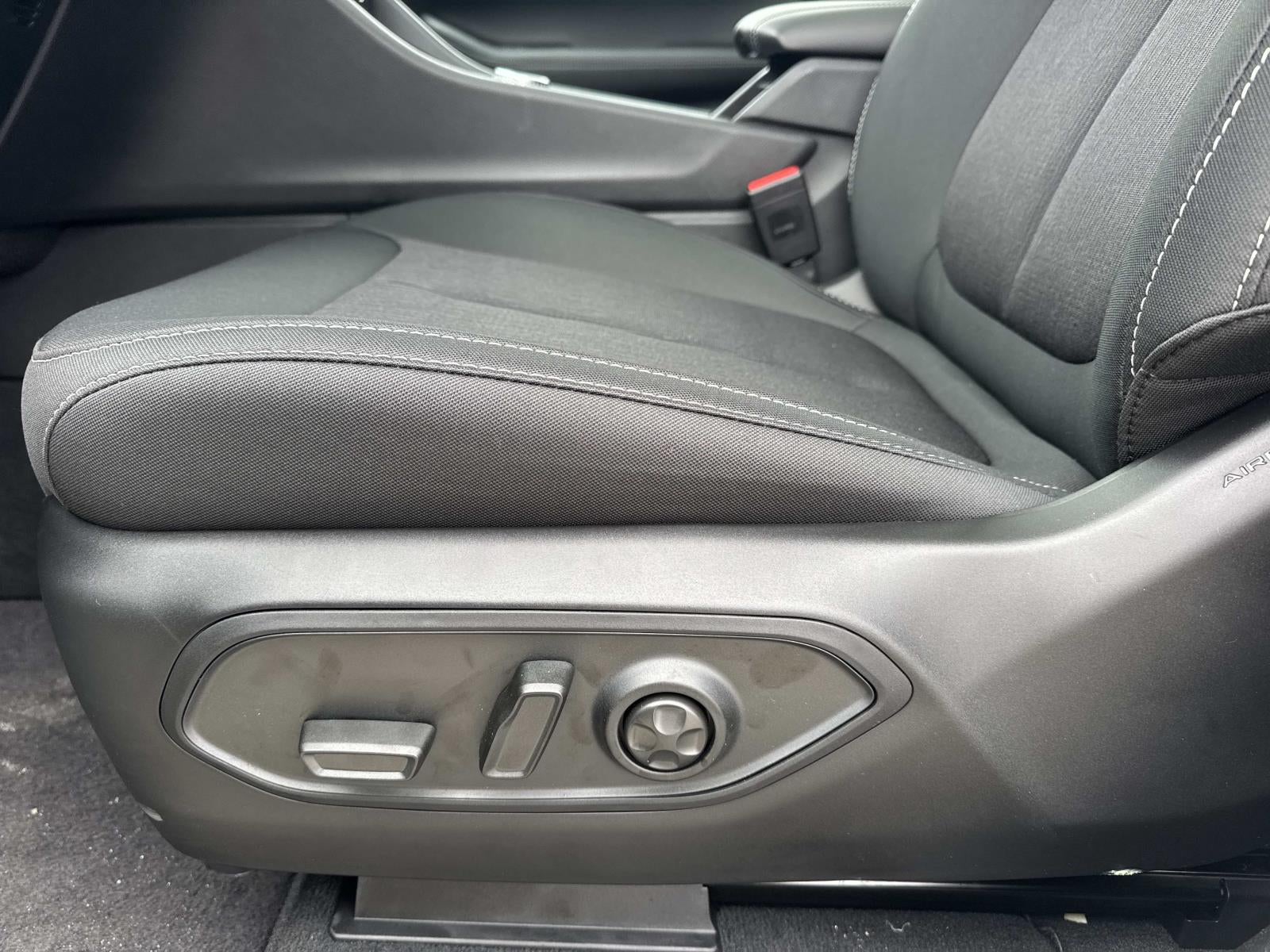 2026 Jeep Grand Cherokee GRAND CHEROKEE LAREDO X 4X2