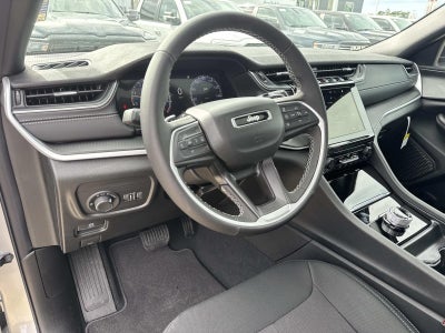 2025 Jeep Grand Cherokee GRAND CHEROKEE LAREDO X 4X2