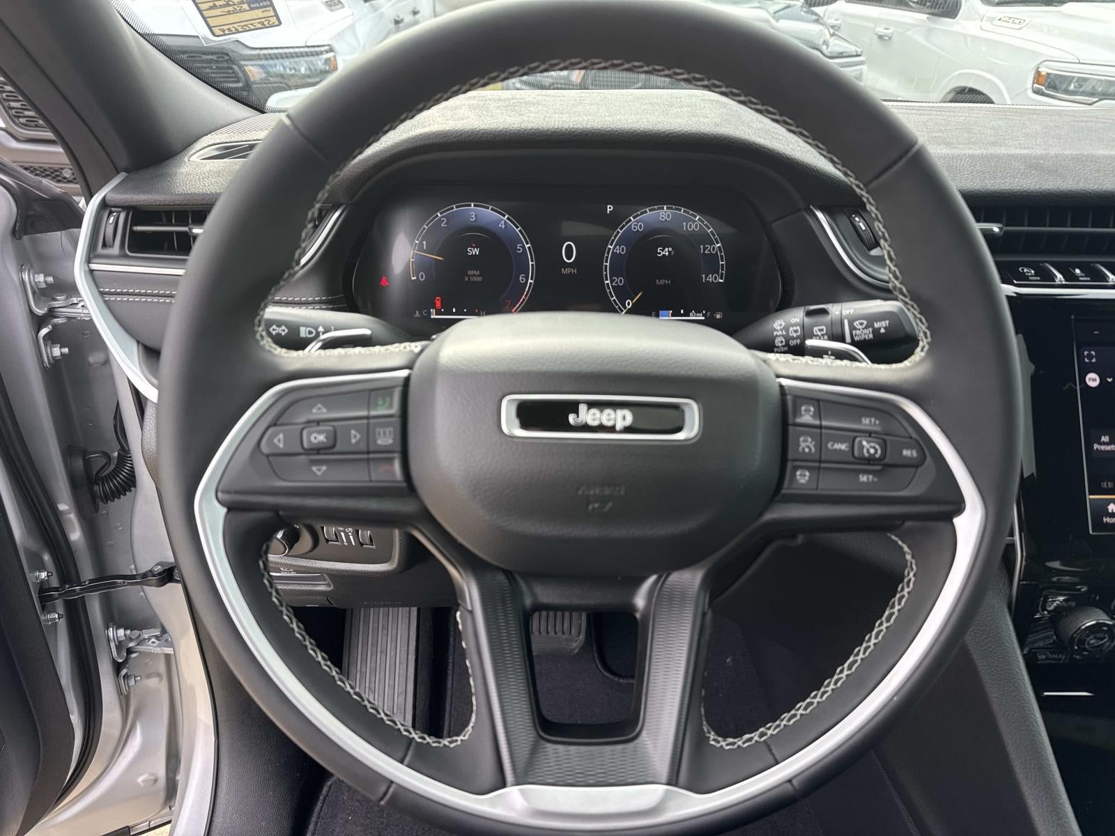 2025 Jeep Grand Cherokee GRAND CHEROKEE LAREDO X 4X2