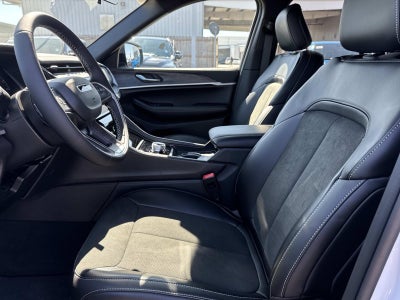 2026 Jeep Grand Cherokee GRAND CHEROKEE LAREDO ALTITUDE 4X2