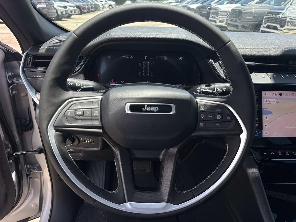 2026 Jeep Grand Cherokee GRAND CHEROKEE LAREDO ALTITUDE 4X2