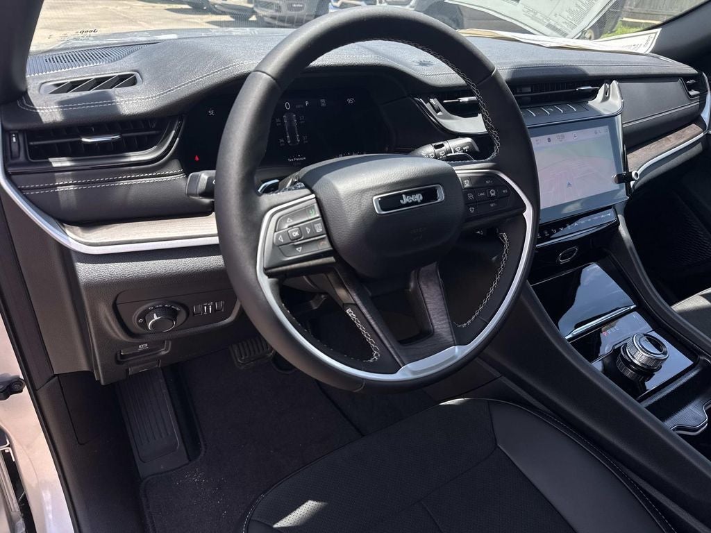 2026 Jeep Grand Cherokee GRAND CHEROKEE LAREDO ALTITUDE 4X2