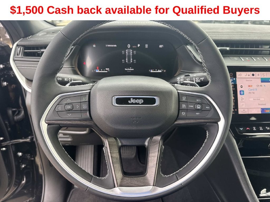 2027 Jeep Grand Cherokee Laredo Altitude