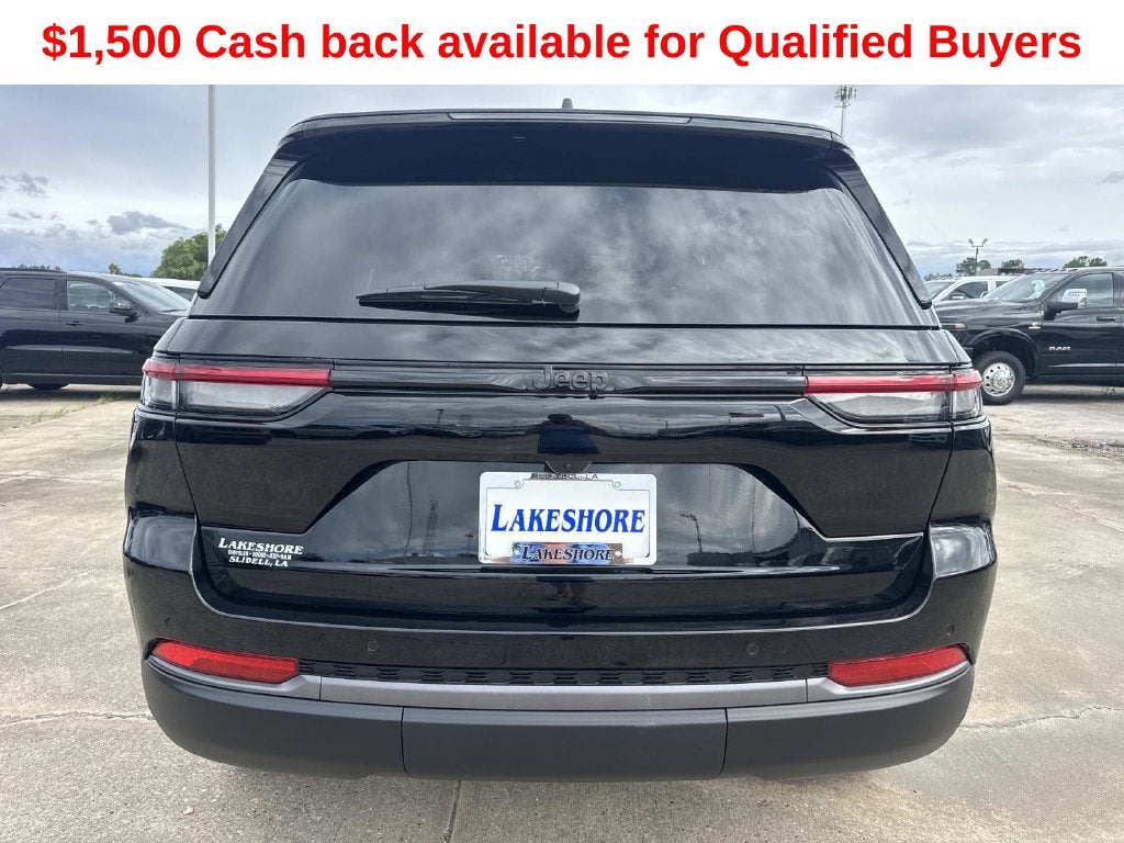 2027 Jeep Grand Cherokee Laredo Altitude