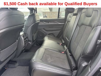2027 Jeep Grand Cherokee Laredo Altitude
