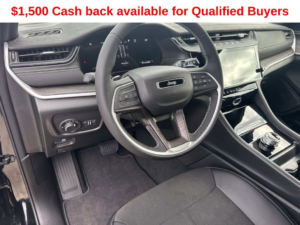 2027 Jeep Grand Cherokee Laredo Altitude