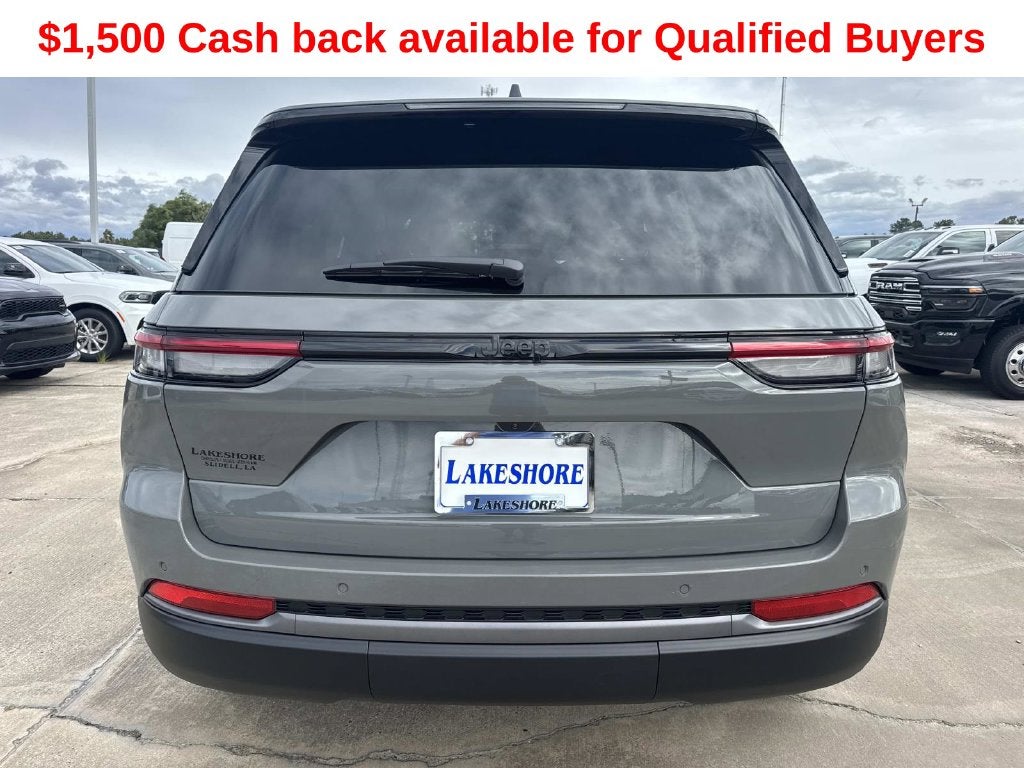 2027 Jeep Grand Cherokee Laredo Altitude