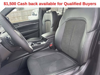 2027 Jeep Grand Cherokee Laredo Altitude