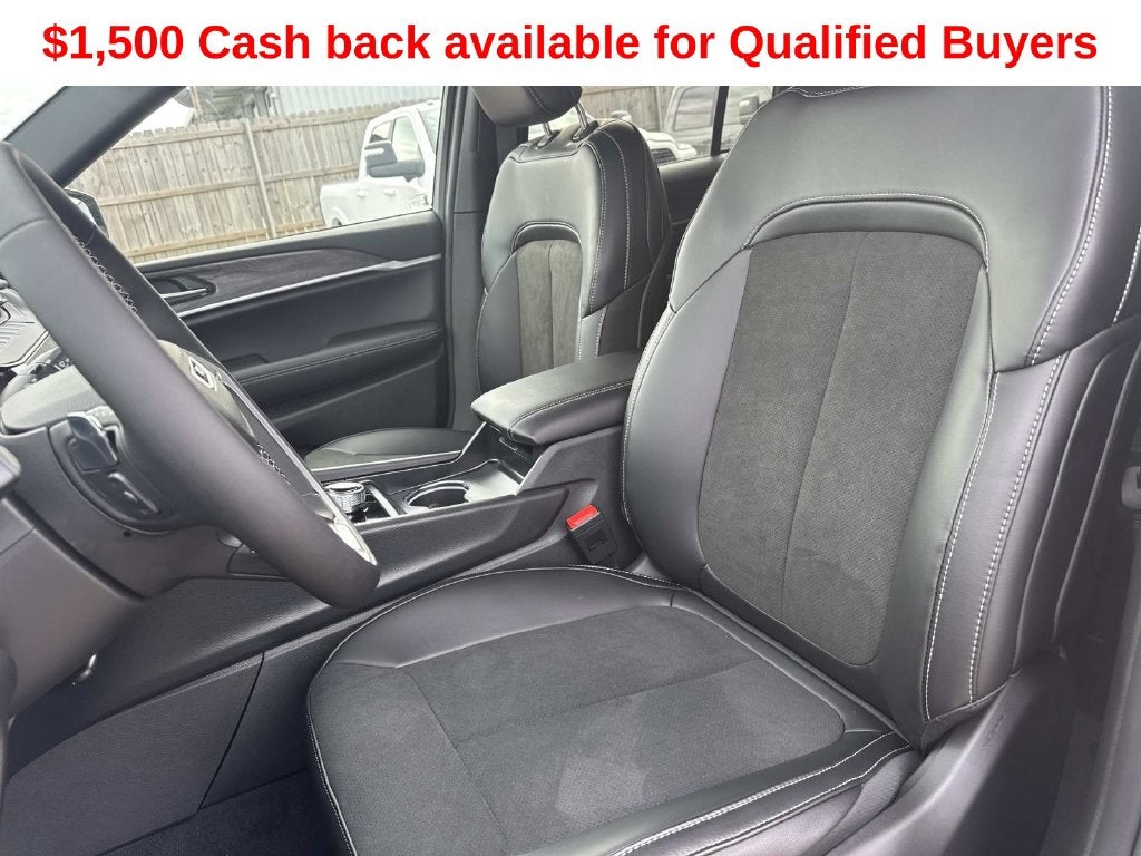 2027 Jeep Grand Cherokee Laredo Altitude