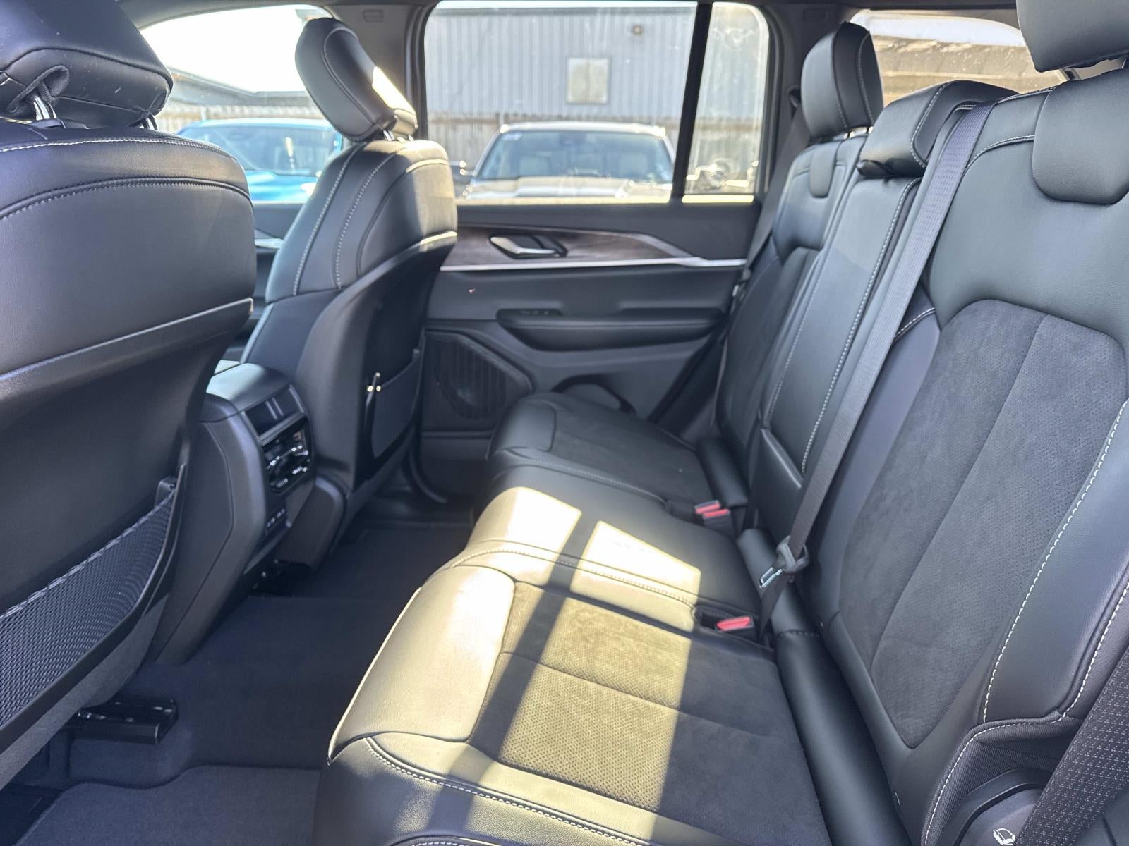 2026 Jeep Grand Cherokee GRAND CHEROKEE ALTITUDE 4X2