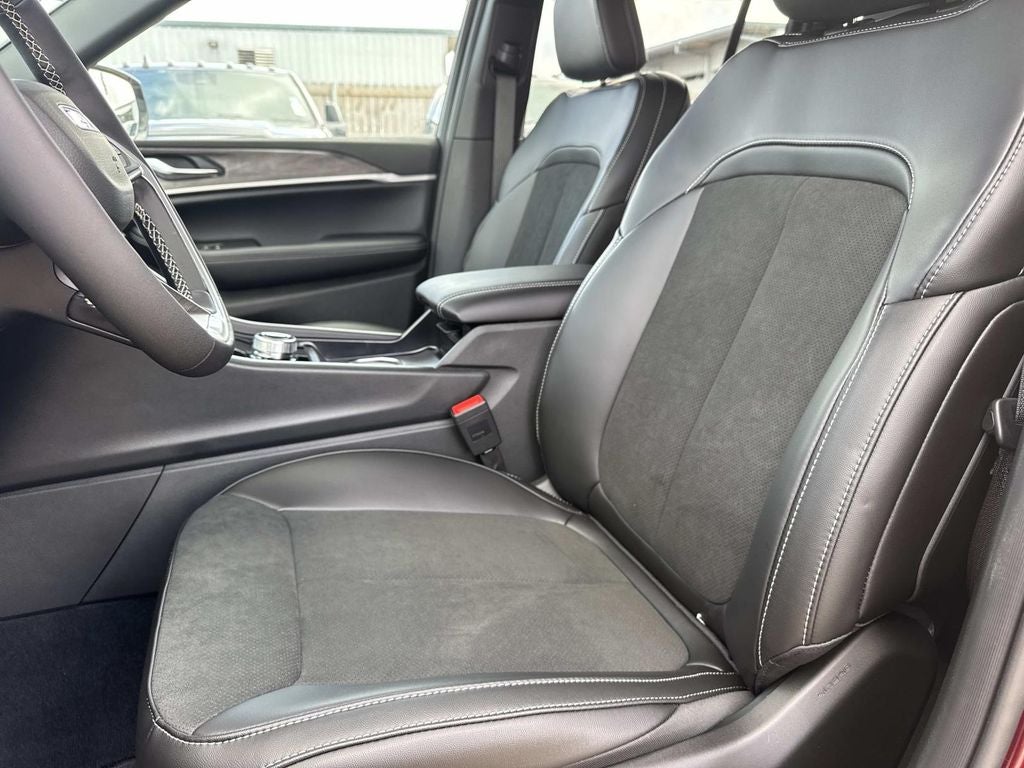 2026 Jeep Grand Cherokee GRAND CHEROKEE LAREDO ALTITUDE 4X2
