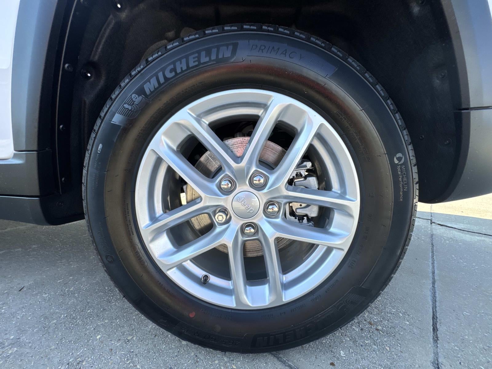 2025 Jeep Grand Cherokee GRAND CHEROKEE LAREDO X 4X4