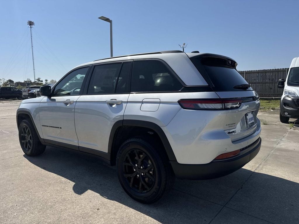 2026 Jeep Grand Cherokee GRAND CHEROKEE LAREDO ALTITUDE 4X4