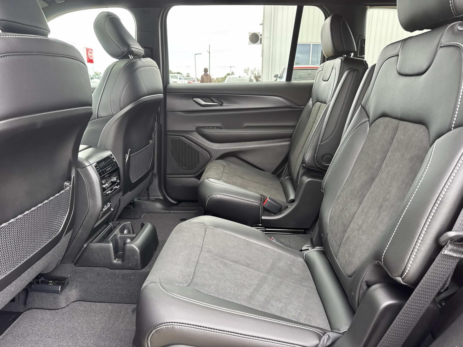 2025 Jeep Grand Cherokee GRAND CHEROKEE L ALTITUDE X 4X2