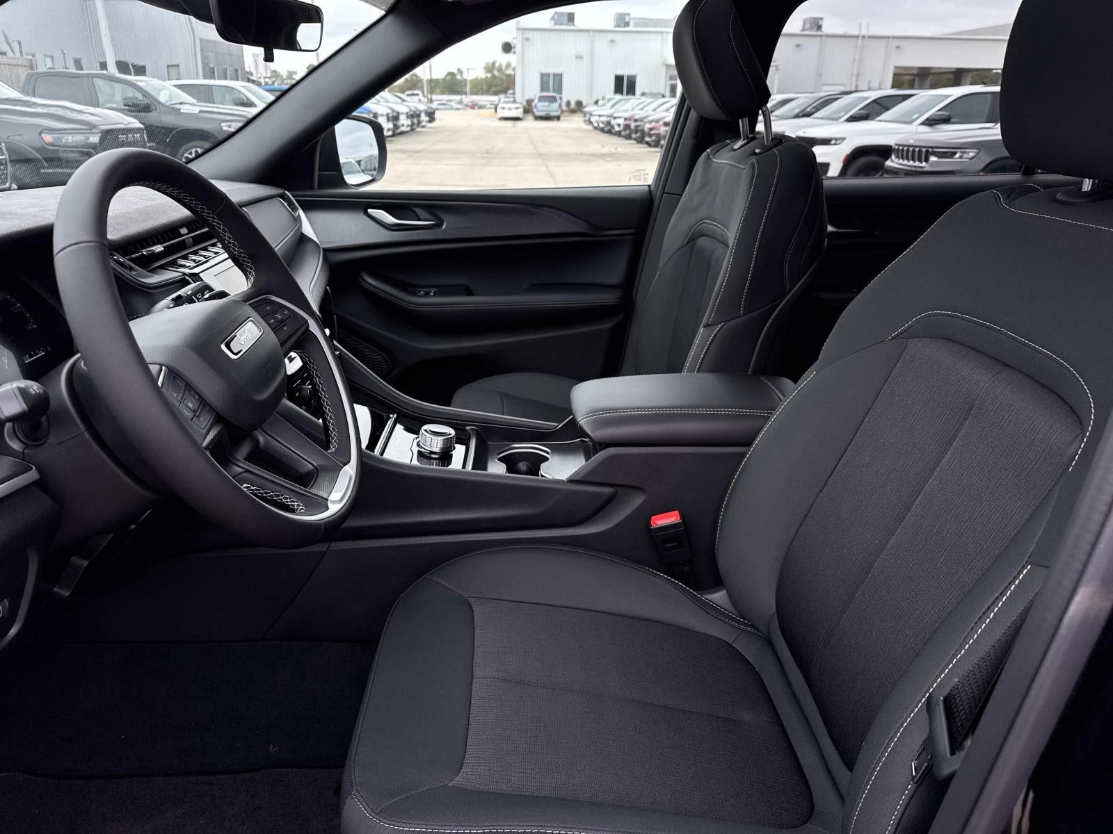 2025 Jeep Grand Cherokee GRAND CHEROKEE L LAREDO X 4X2