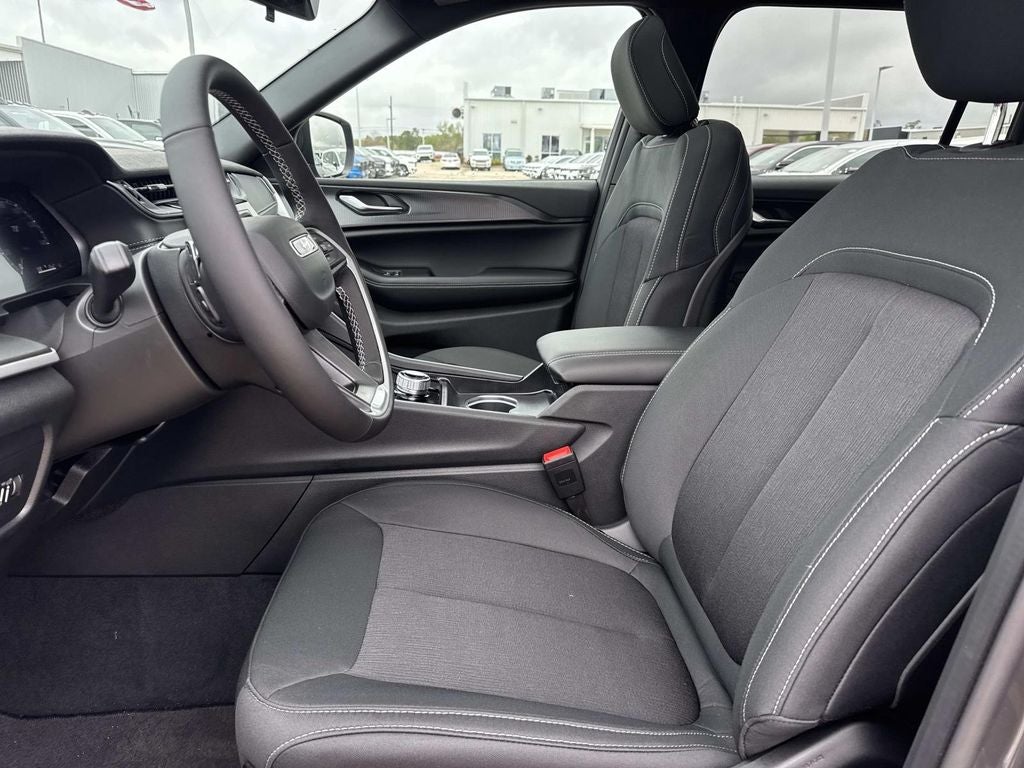 2026 Jeep Grand Cherokee GRAND CHEROKEE L LAREDO X 4X2