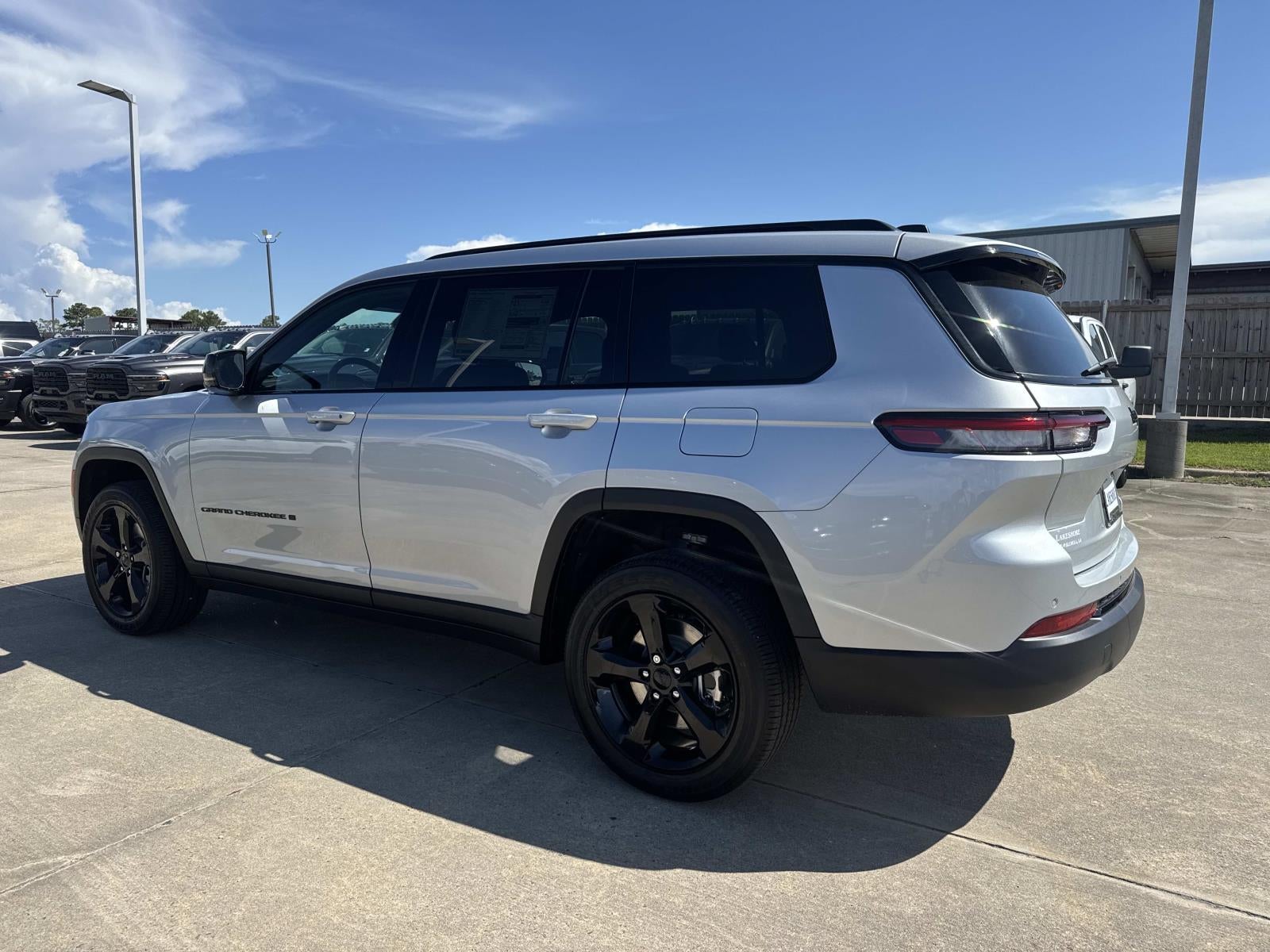 2025 Jeep Grand Cherokee GRAND CHEROKEE L ALTITUDE 4X2