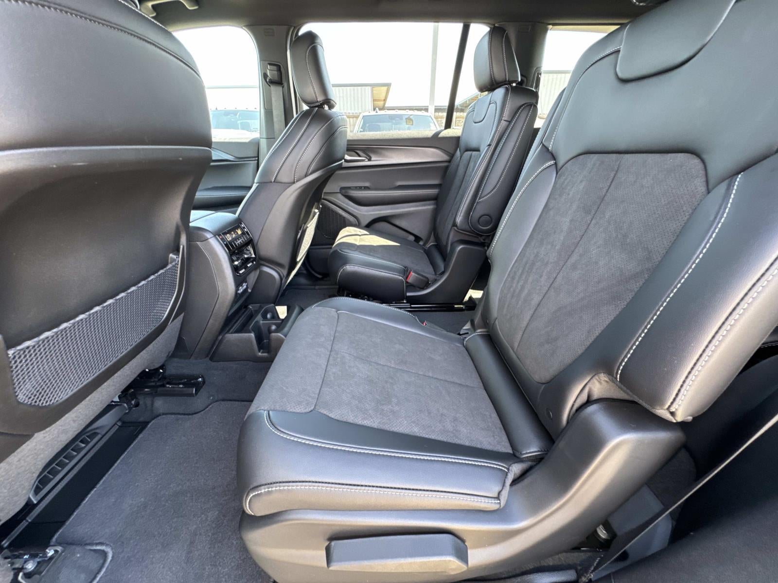 2025 Jeep Grand Cherokee GRAND CHEROKEE L ALTITUDE 4X2