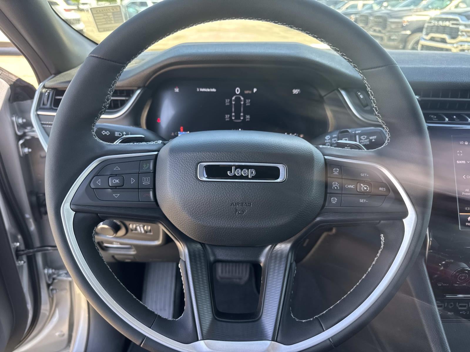 2025 Jeep Grand Cherokee GRAND CHEROKEE L ALTITUDE 4X2