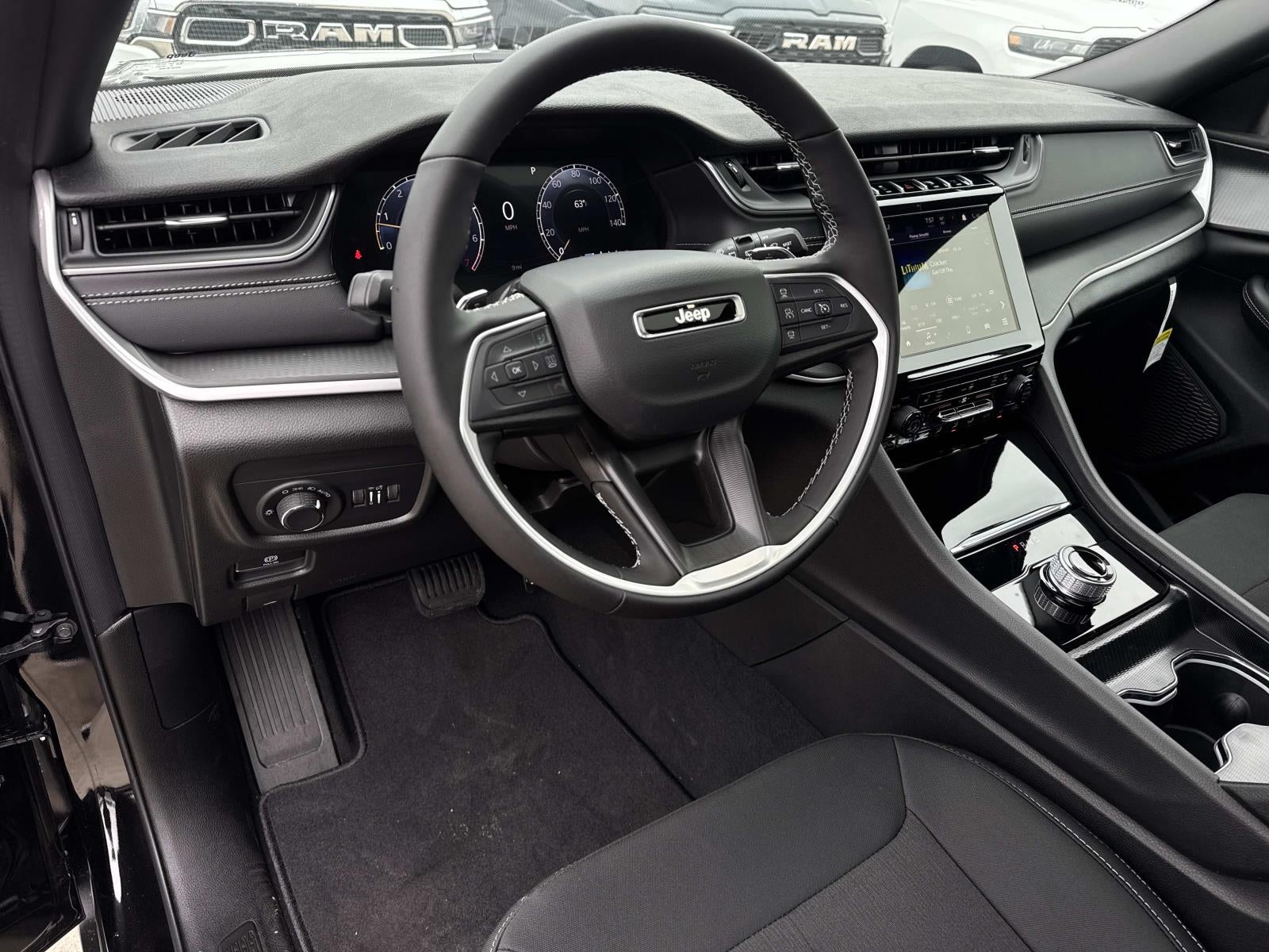 2026 Jeep Grand Cherokee GRAND CHEROKEE L LAREDO X 4X2