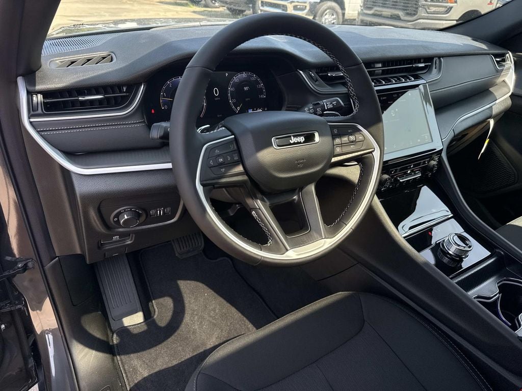 2026 Jeep Grand Cherokee GRAND CHEROKEE L LAREDO X 4X2
