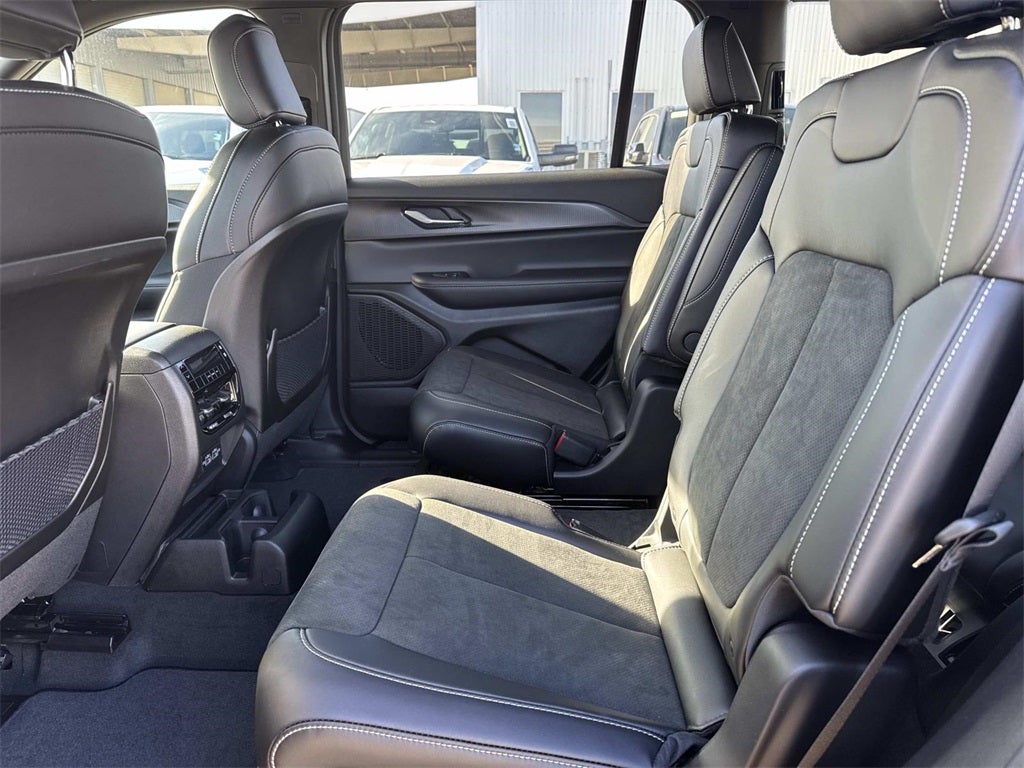 2025 Jeep Grand Cherokee GRAND CHEROKEE L ALTITUDE X 4X2