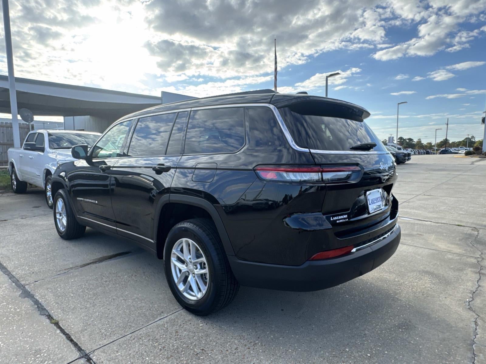 2025 Jeep Grand Cherokee GRAND CHEROKEE L LAREDO X 4X2