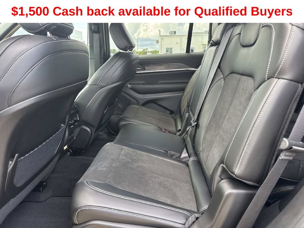 2027 Jeep Grand Cherokee L Laredo Altitude