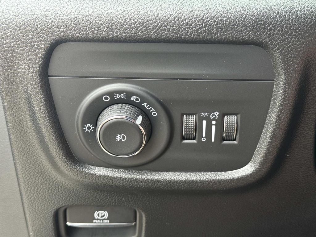 2025 Jeep Grand Cherokee L Limited 4x2