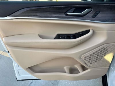 2025 Jeep Grand Cherokee GRAND CHEROKEE L LIMITED 4X2