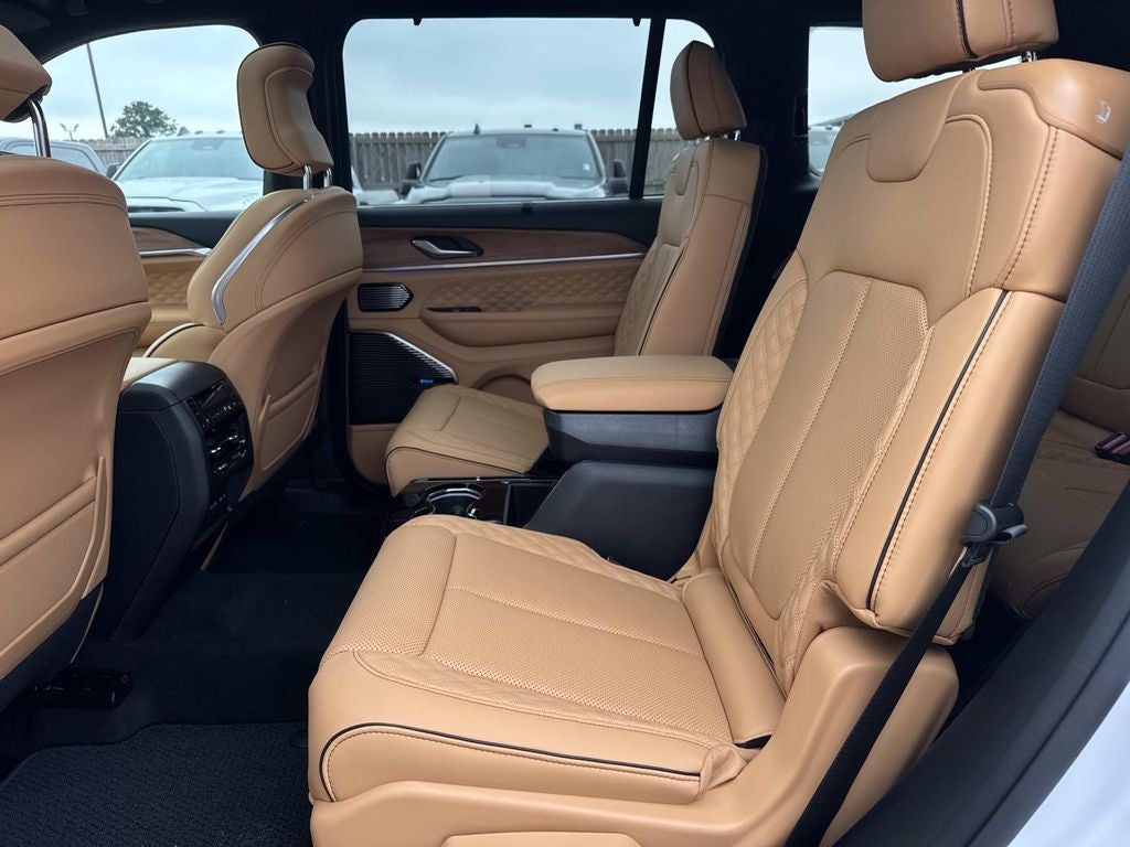 2026 Jeep Grand Cherokee GRAND CHEROKEE L SUMMIT 4X4