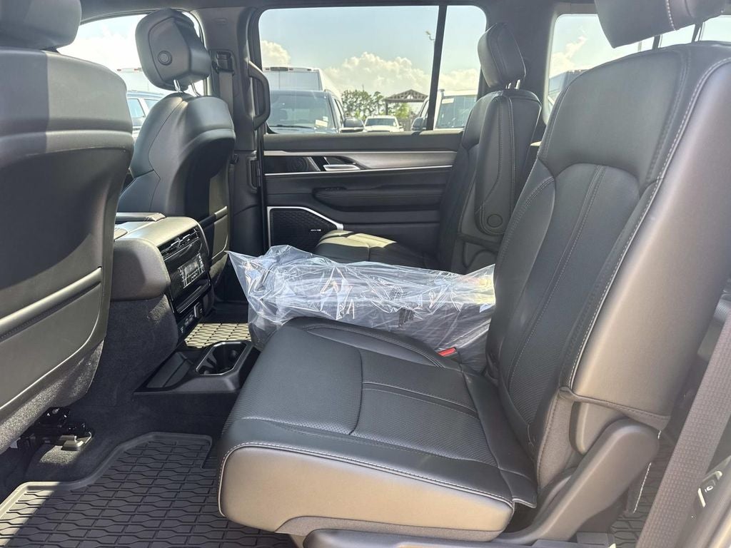 2026 Jeep Grand Wagoneer GRAND WAGONEER UPLAND 4X4