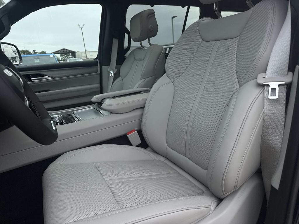 2026 Jeep Grand Wagoneer Limited Reserve