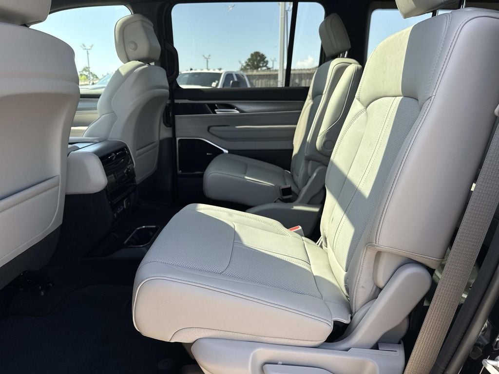 2026 Jeep Grand Wagoneer GRAND WAGONEER LIMITED ALTITUDE 4X4
