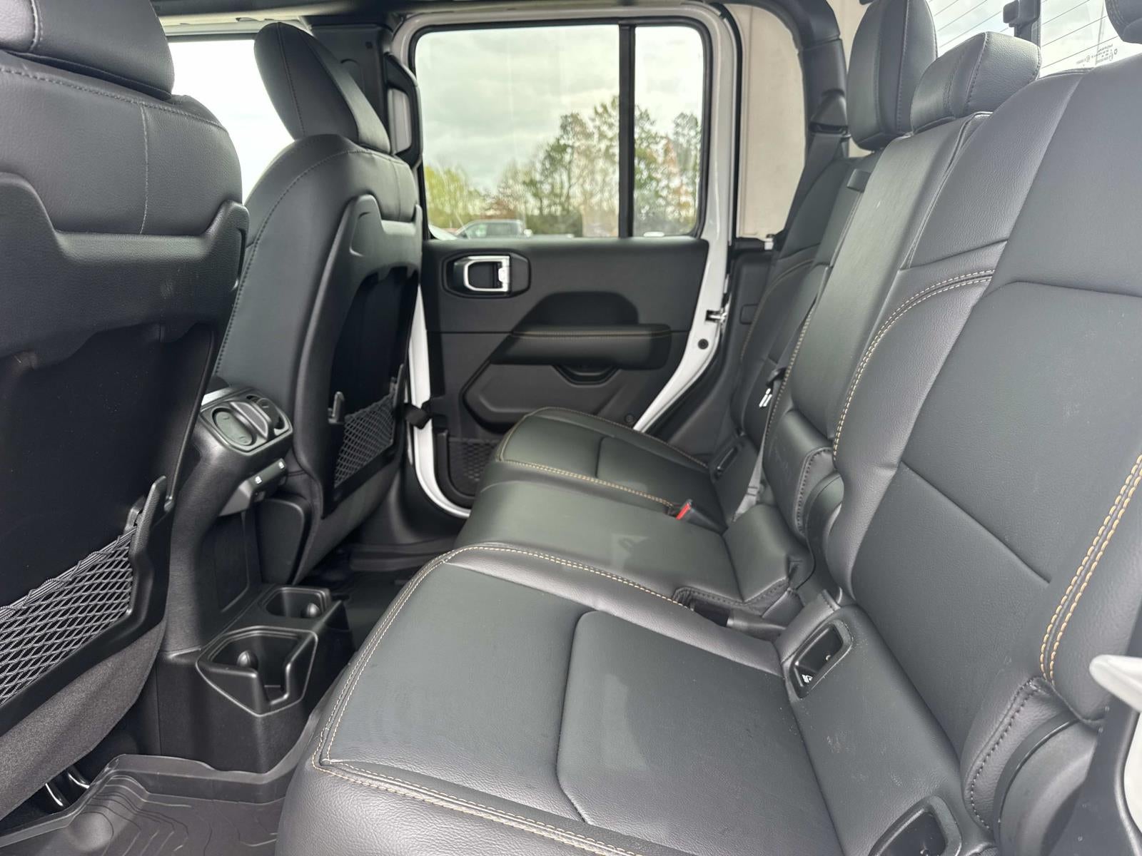 2026 Jeep Gladiator GLADIATOR SAHARA 4X4