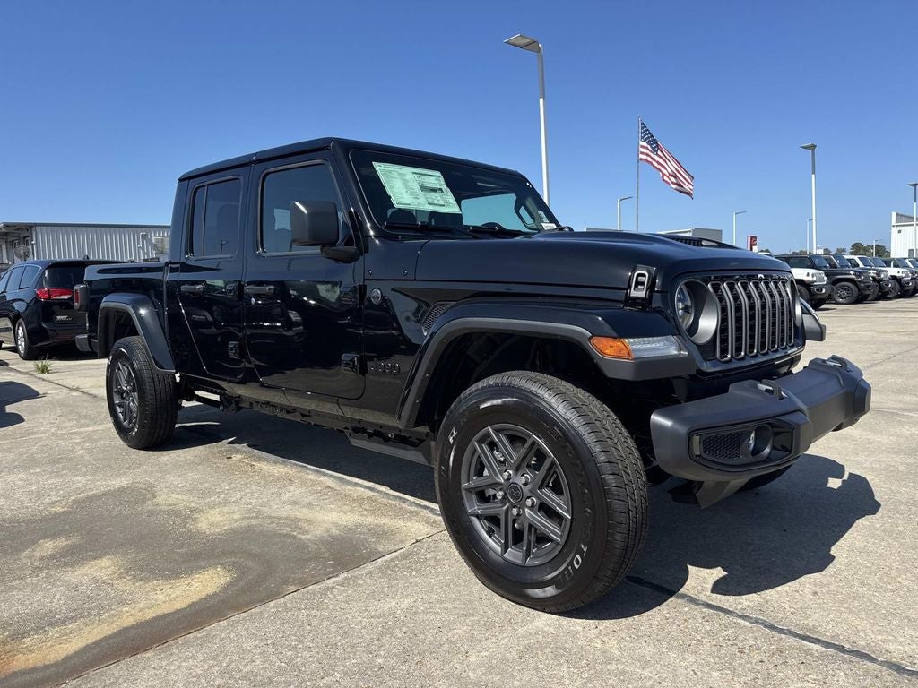 2026 Jeep Gladiator Sport S Auto's photo