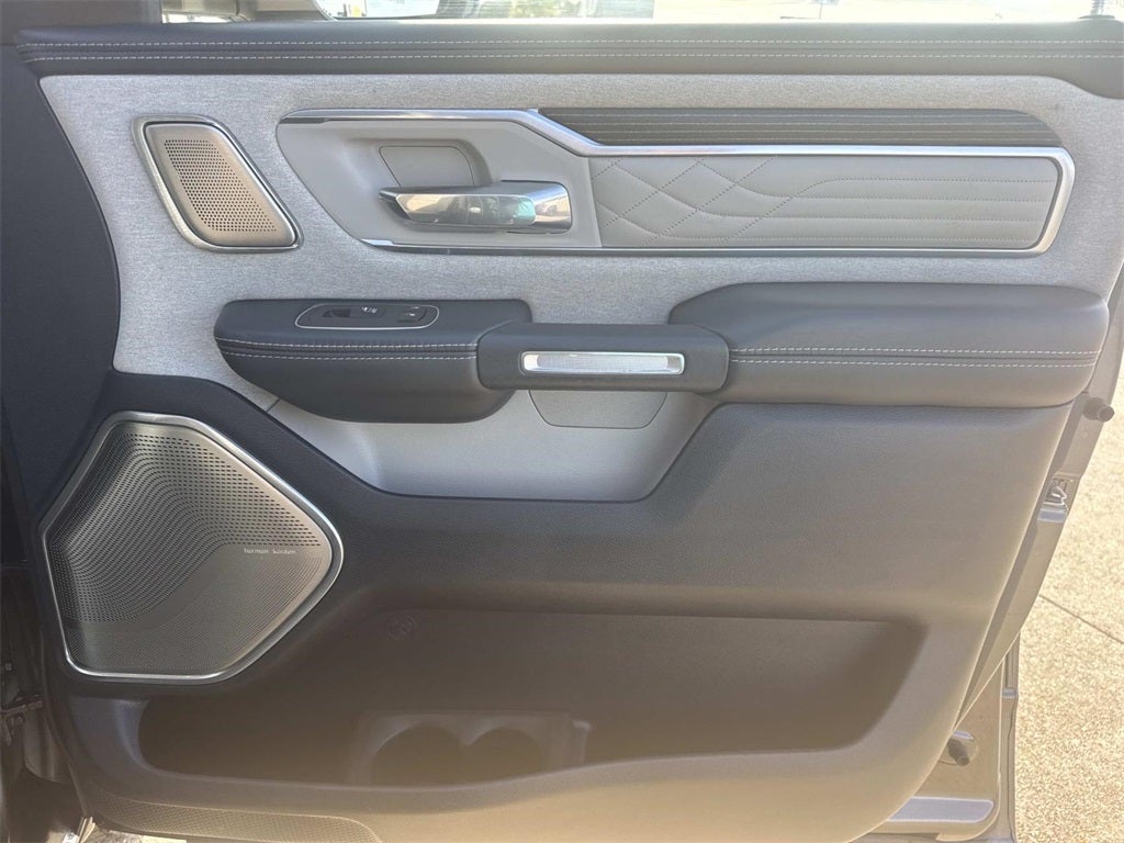 2022 RAM 1500 Limited Crew Cab 4x4 5'7' Box