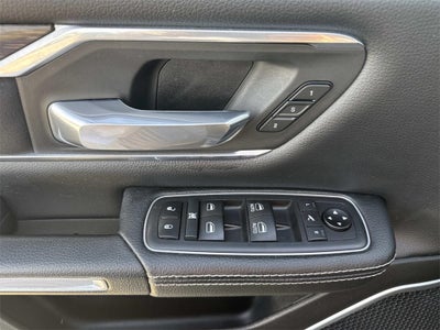 2020 RAM 1500 Laramie Crew Cab 4x4 5'7' Box