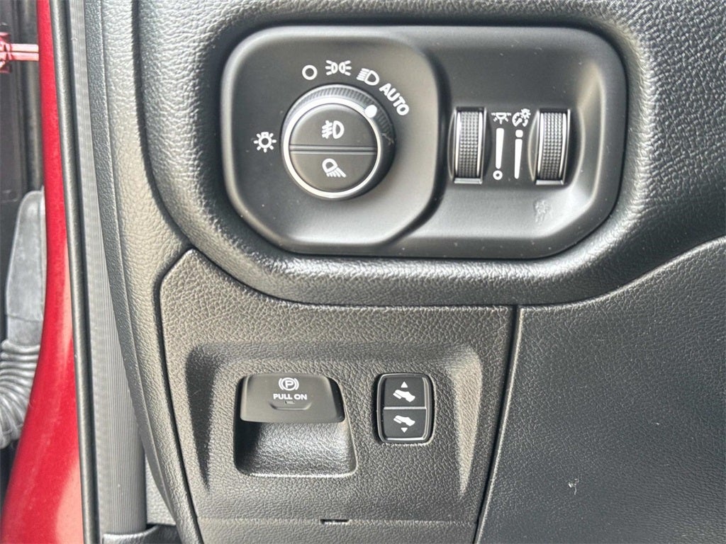 2022 RAM 1500 Laramie Crew Cab 4x4 5'7' Box