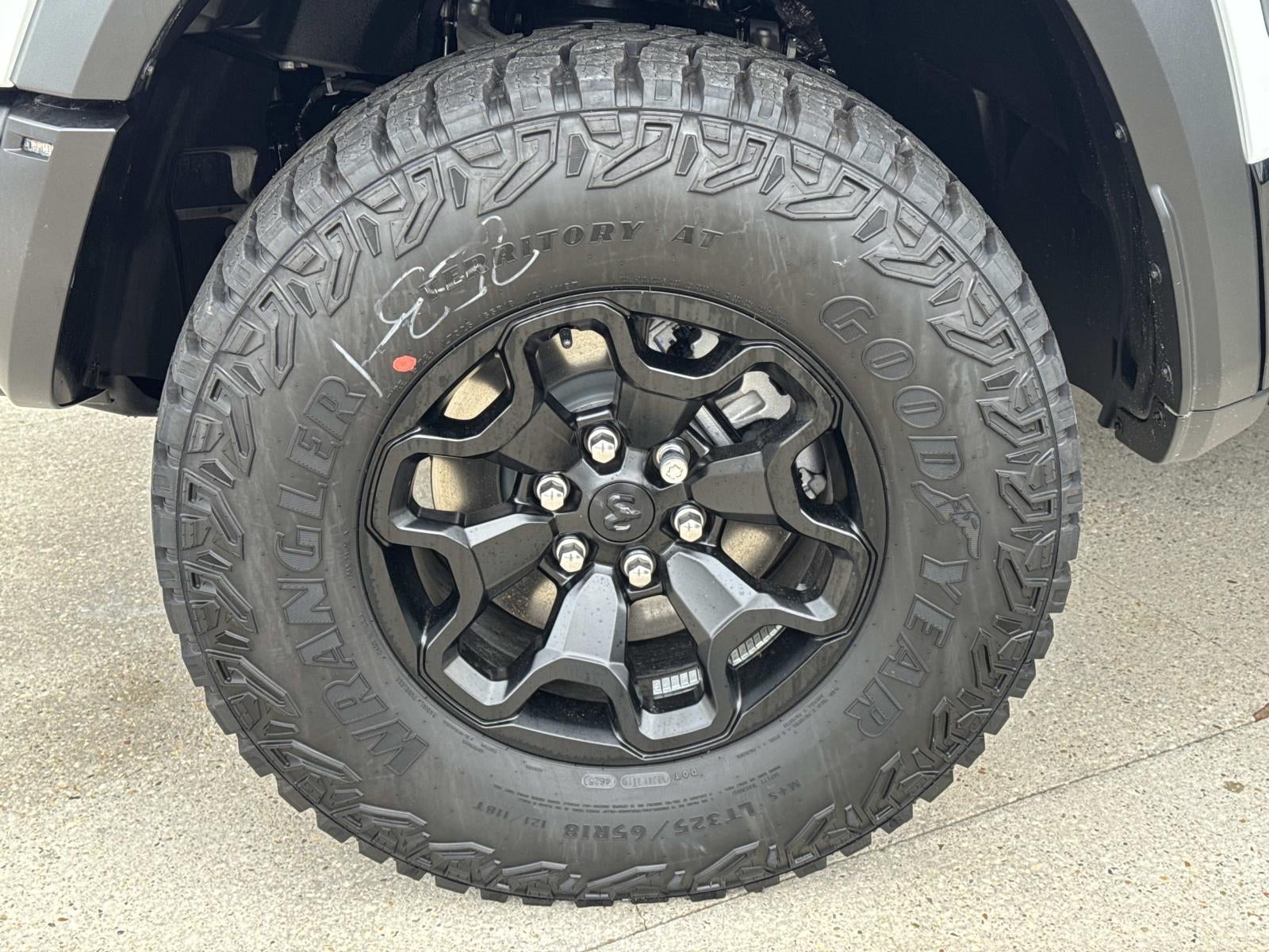 2026 RAM Ram 1500 RAM 1500 RHO CREW CAB 4X4 5'7' BOX